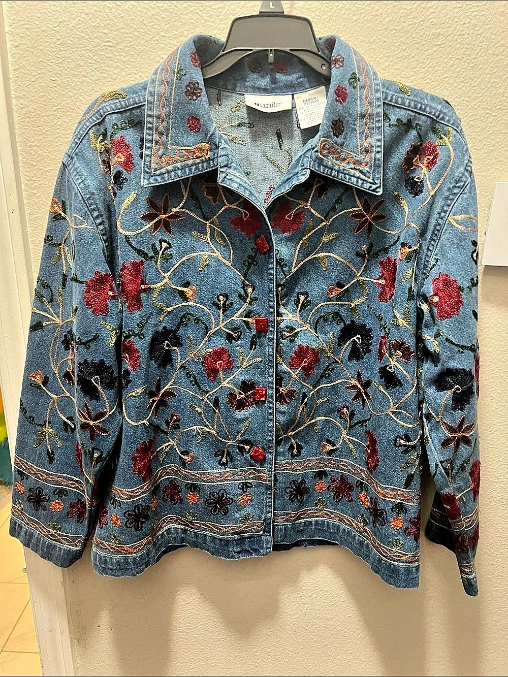Units Floral Embroidered Denim Jacket Size Medium